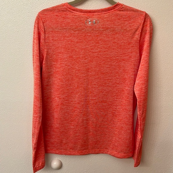 Woman’s Under Armor Tee Size M EUC - Picture 3 of 4
